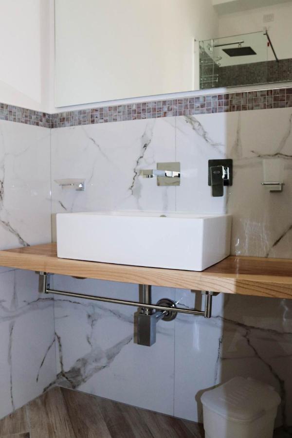 Clelia'S Boutique Rooms & Suites La Maddalena  Zimmer foto
